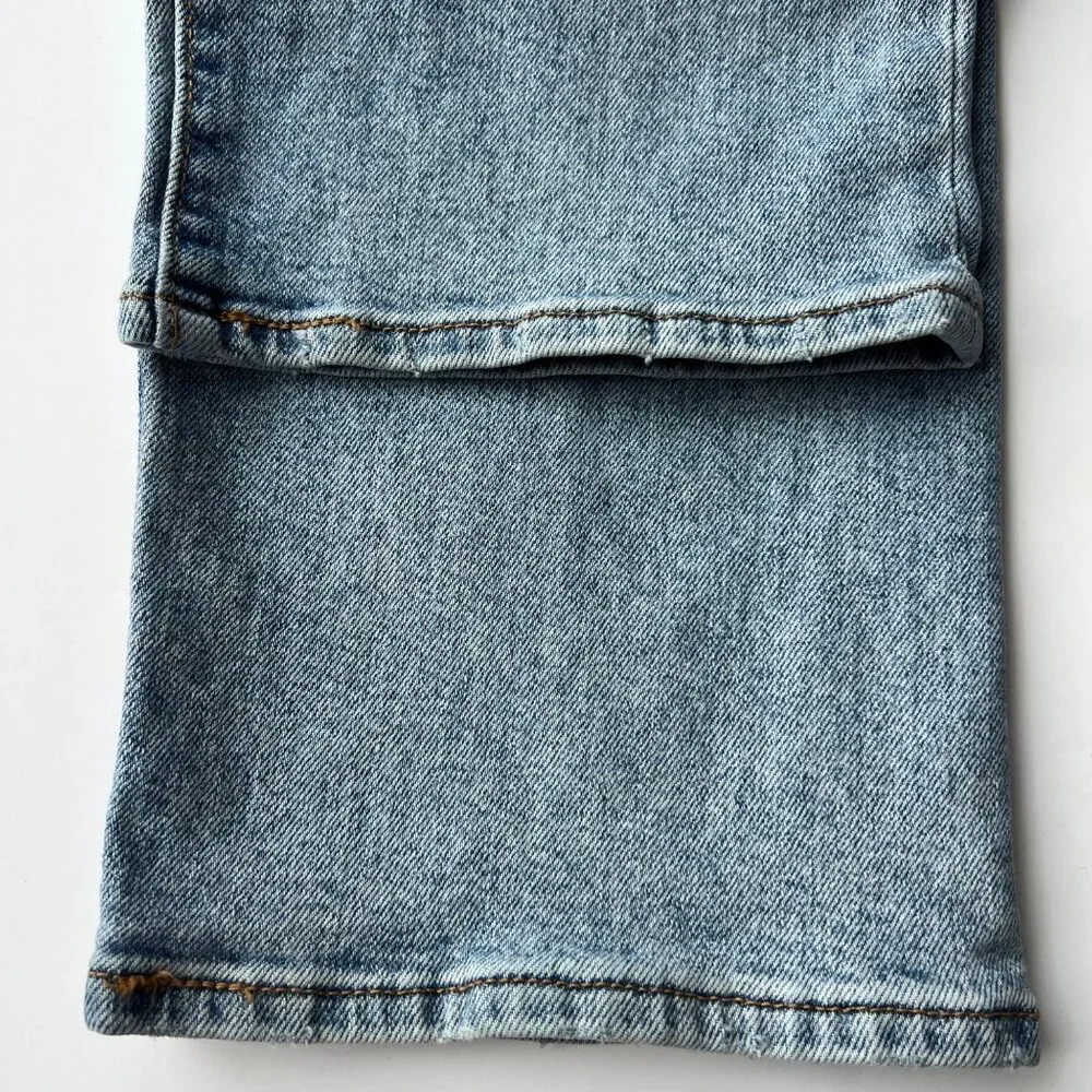Levis Wedgie Straight Leg Distressed High-Waisted Jeans Womens Size 31X30